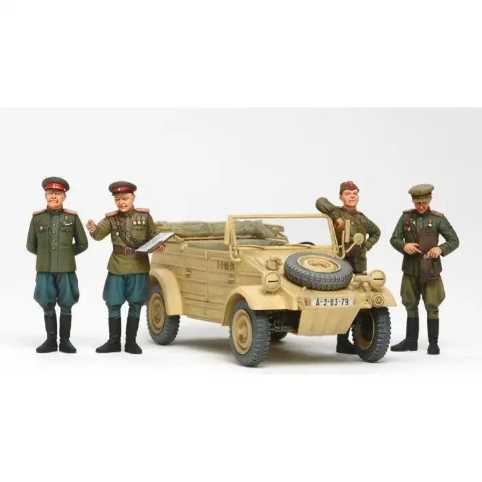 1/35 Tamiya Models WWII Russian Commanders (4) & Staff Vehicle