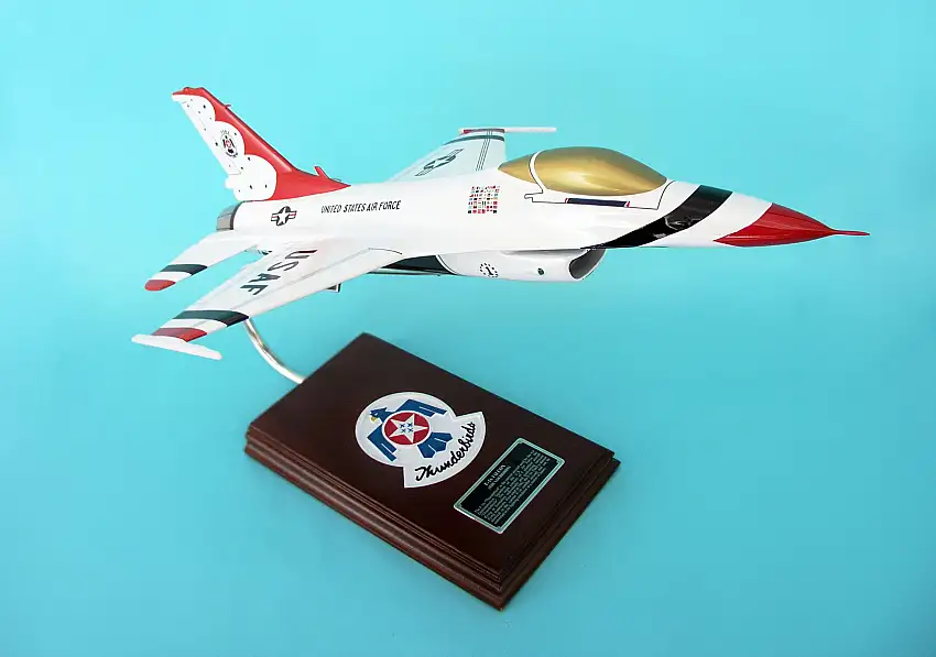 Executive Series SEAF027 Exec Ser F-16A Thunderbirds 1/32 (Cf016Tts)
