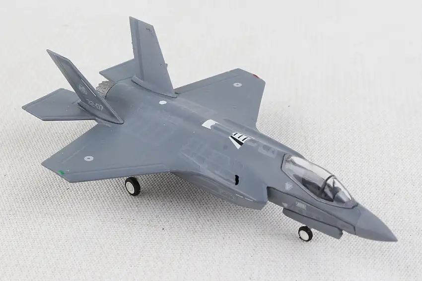 Herpa Wings 1/200 Scale Military HE571371 Herpa Italian Air Force F-35A 1/200 100Th Anniversary