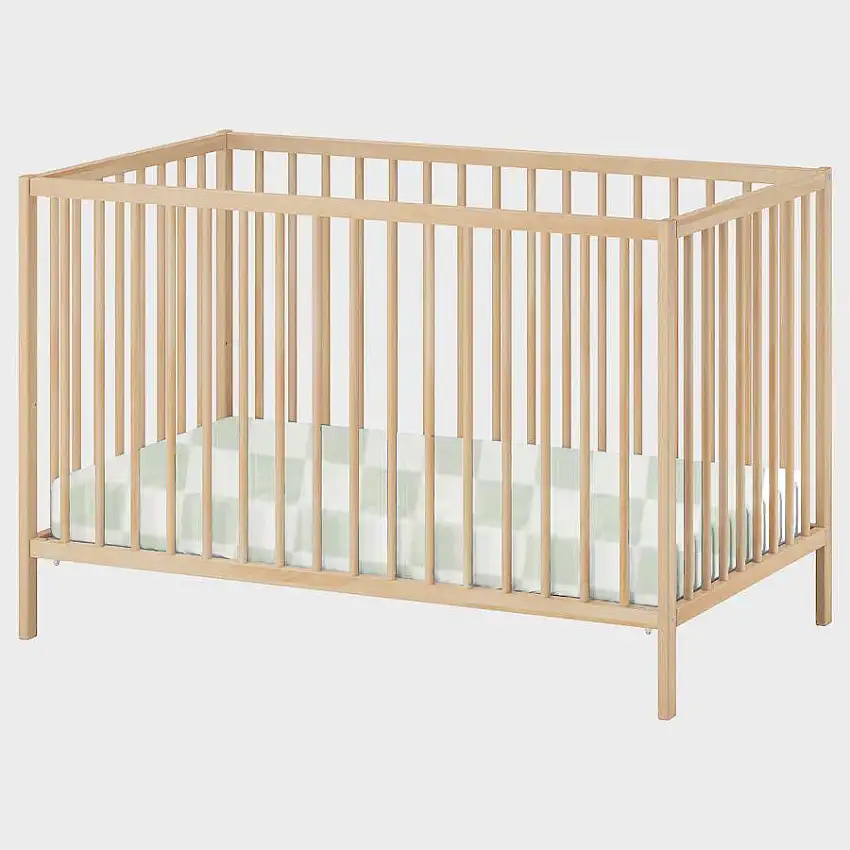 Leaf Green & White Checkered Crib Sheet