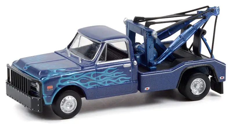 Greenlight 46080-A 1/64 Scale 1969 Chevrolet C-30 Dually Wrecker