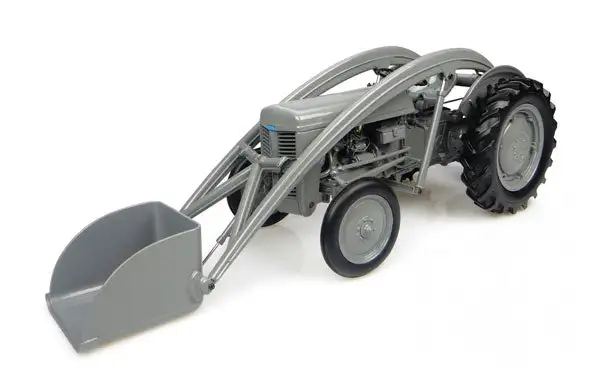 Universal Hobbies 4171 1/16 Scale Ferguson Tea-20 Tractor