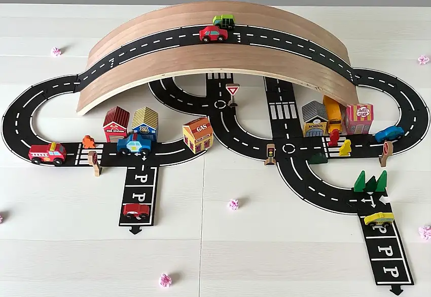 Rubber Roads Play Set