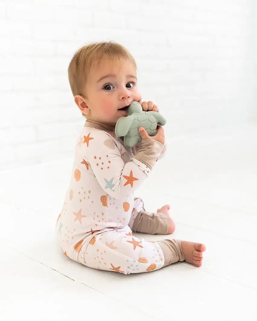 Sandy Toes Zipper Lounger