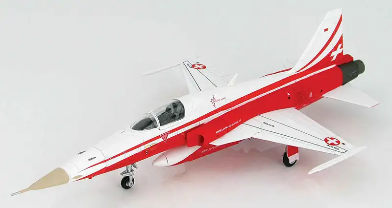 Hobby Master HA3332 1/72 Scale F-5E Tiger II - Patrouille Suisse
