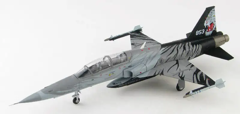 Hobby Master HA3340 1/72 Scale F-5T Tiger II - 144th Squadron RSAF 2015