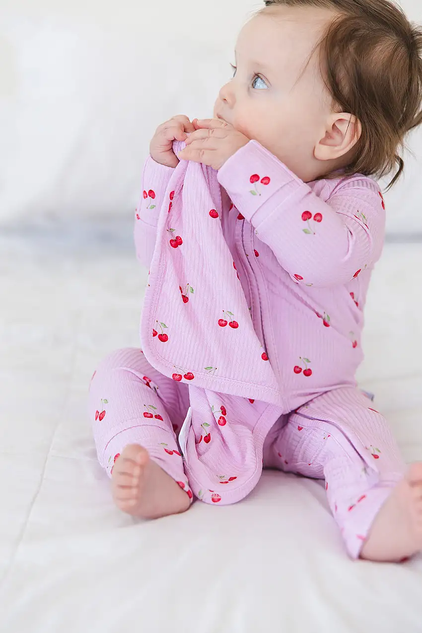 Cherry (ribbed) - Lovey