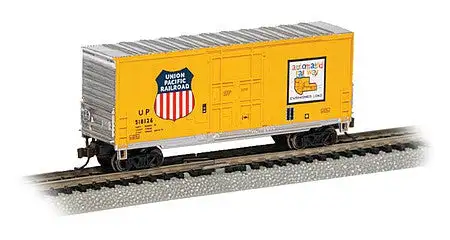 Bachmann 18254 N Scale 40' Hi-Cube Boxcar - Ready to Run -- Union Pacific 518126 (Armour Yellow, silver, Large Shield and Map Logos)