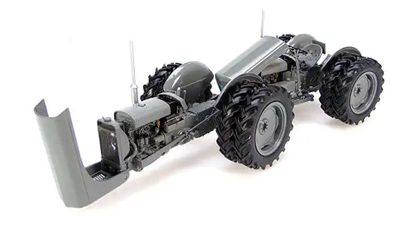 Universal Hobbies 2700 1/16 Scale Ferguson Dual Drive Ted 40 Tractor Limited Edition