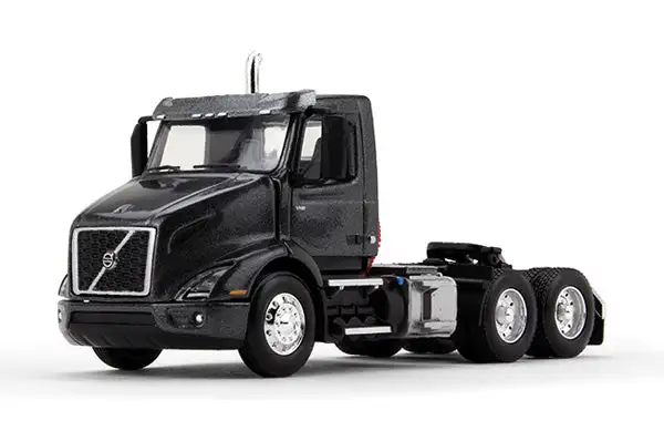 First Gear 60-0370 1/64 Scale Volvo Vnr 300 Day Cab