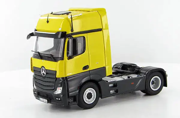 NZG 844-07 1/50 Scale Mercedes-Benz Actros Fh25 Gigaspace 4X2 Cab Only