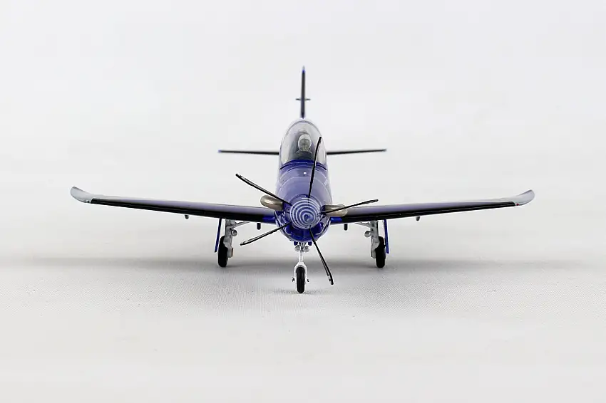 Herpa Wings 1/72 HE580335 Herpa French Air Force Pc-21 1/72 (**)