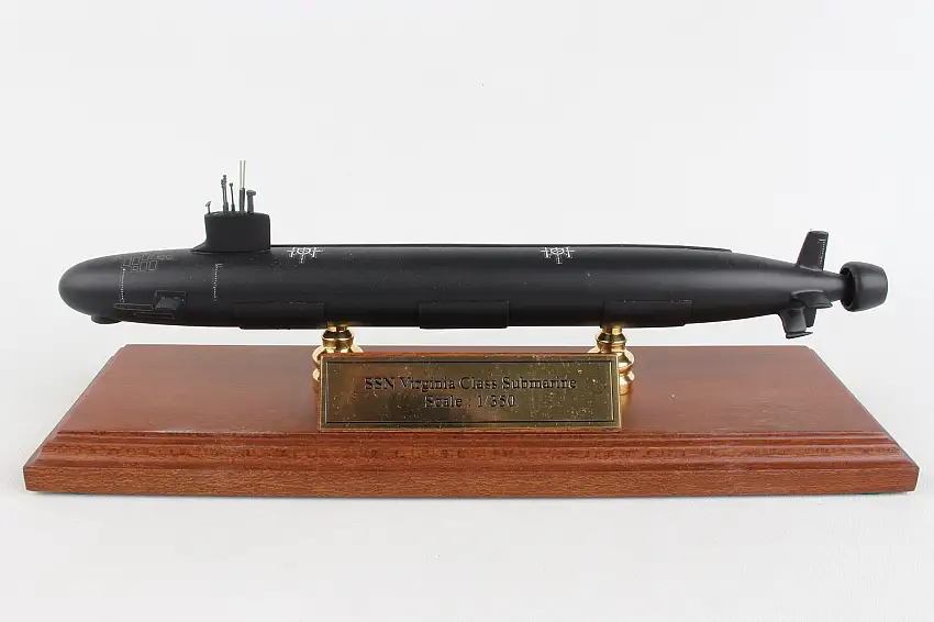 Executive Series SCMCS014R Exec Ser Virginia Class Submarine 1/350 (Mbsvctr)