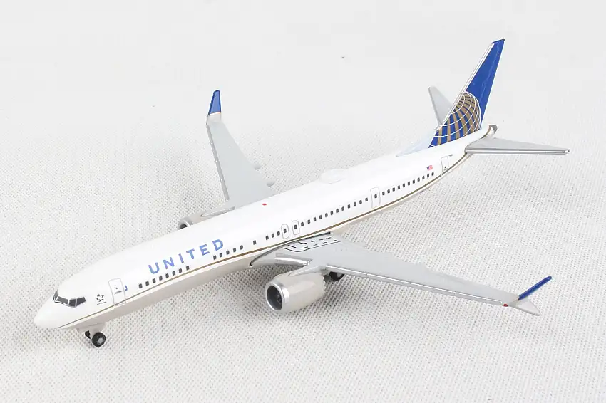 Herpa Wings HE533416 United 737Max9 1/500 Post Co Livery