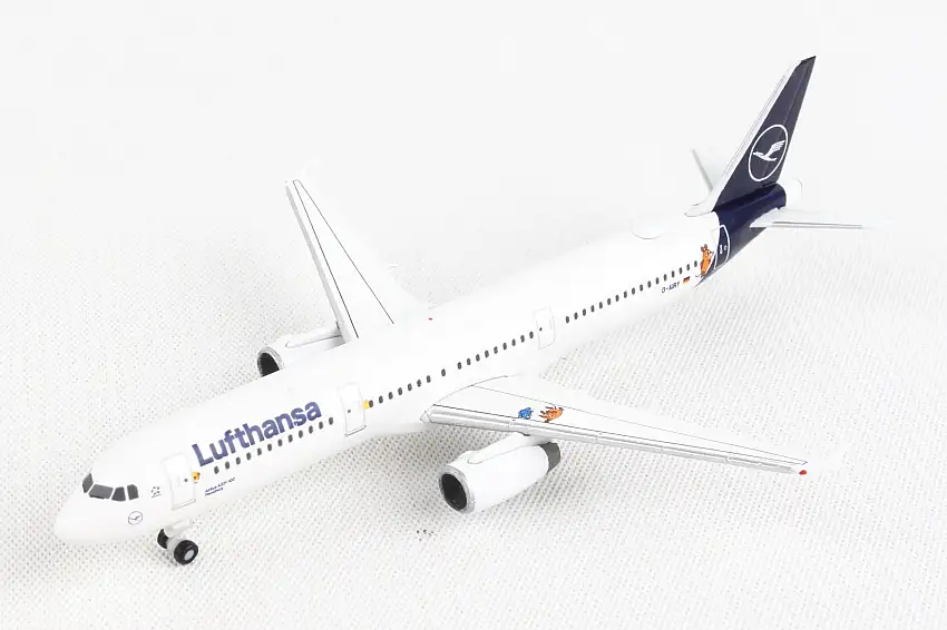 Herpa Wings HE533621 Lufthansa A321 1/500 Die Maus Reg#D-Airy