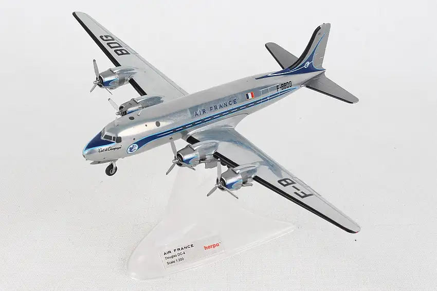 Herpa Wings HE571104 Air France Dc-4 1/200