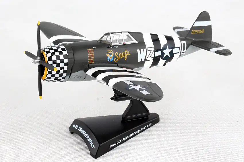 Planes PS5359-3 P-47 Thunderbolt 1/100 Snafu