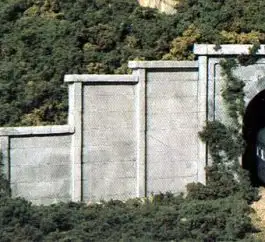 WOO-1258 Woodland Scenics HO Concrete Retaining Wall (3)